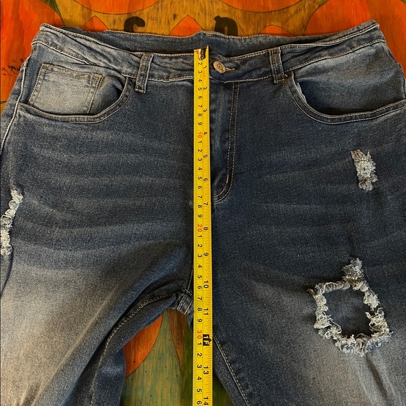 Womens jeans size 10 Denim STRETCH Distressed Blue No Name Brand. Only worn once - Picture 4 of 7